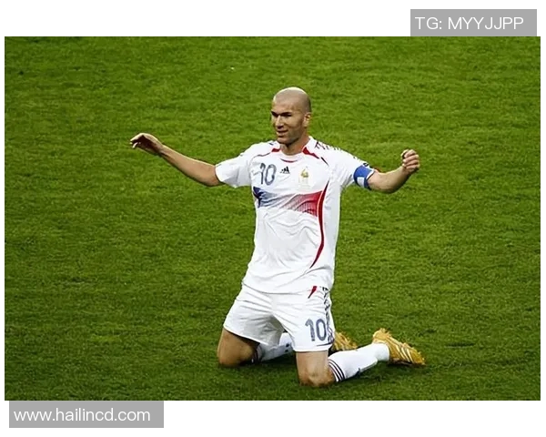 黑歌足球传奇:从街头少年到世界足坛巨星的奋斗与荣耀 黑歌足球传奇:从街头少年到世界足坛巨星的奋斗与荣耀